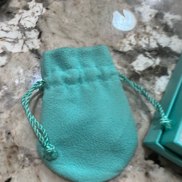 Authentic Tiffany heart tag bracelet - Picture 6 of 7